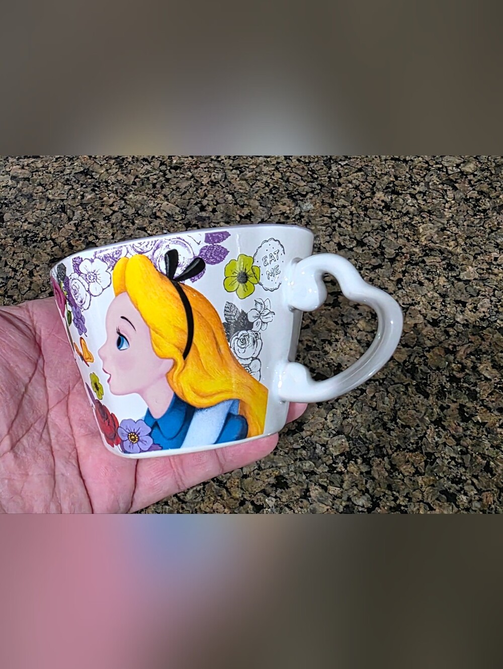 Disney Alice in Wonderland Souvenir Mug Japan Queen Of Hearts Rose Tokyo Resort